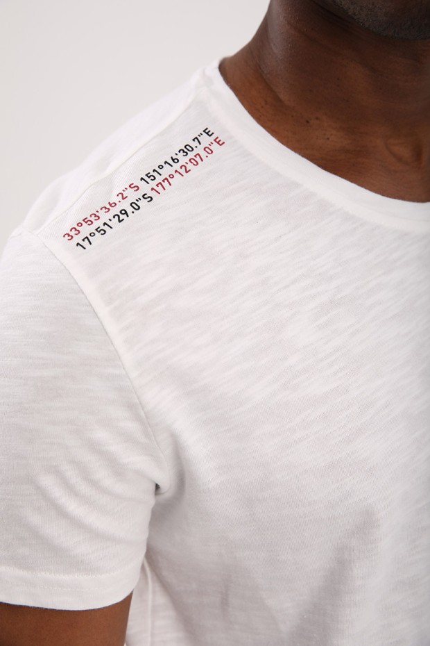 Ekru Göğüs Baskılı Koordinat Detaylı Standart Kalıp O Yaka Erkek T-Shirt - 87894