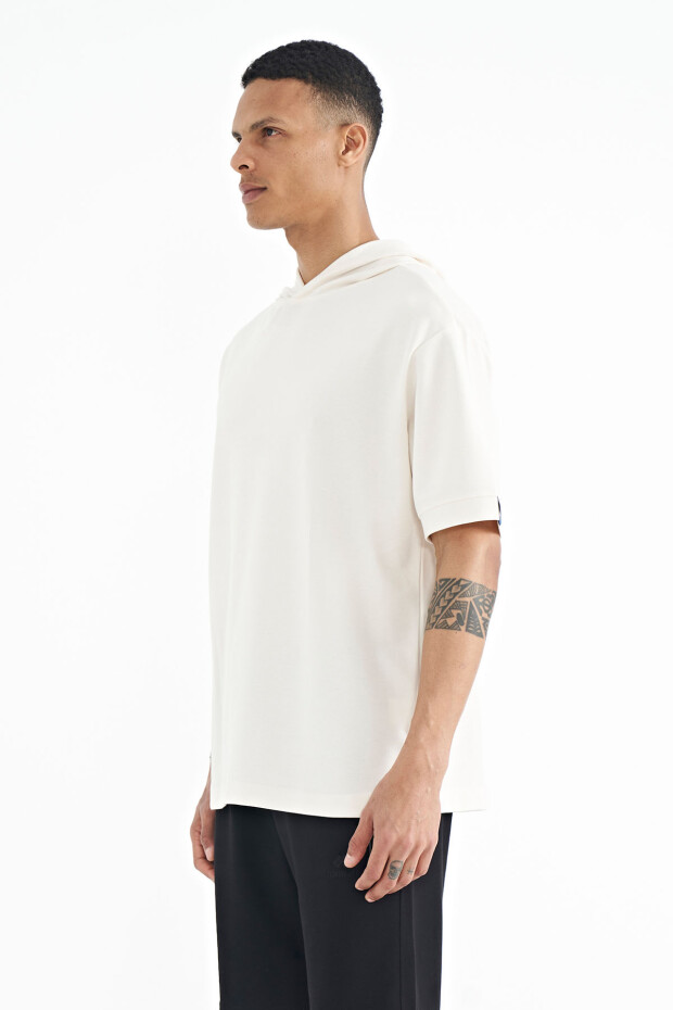 Ekru Kapüşonlu Kol Etiket Detaylı Oversize Erkek T-shirt - 88179