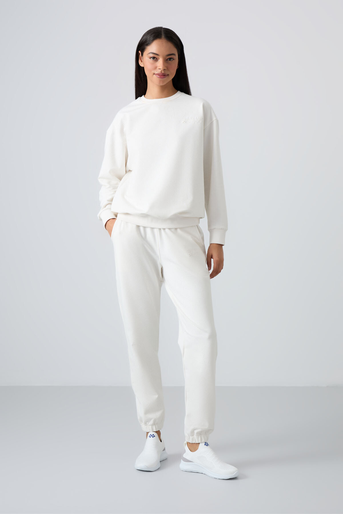 Ekru Basic Pamuklu O Yaka Oversize Lastik Paça Kadın Eşofman Takım - 95287 - TOMMYLIFE