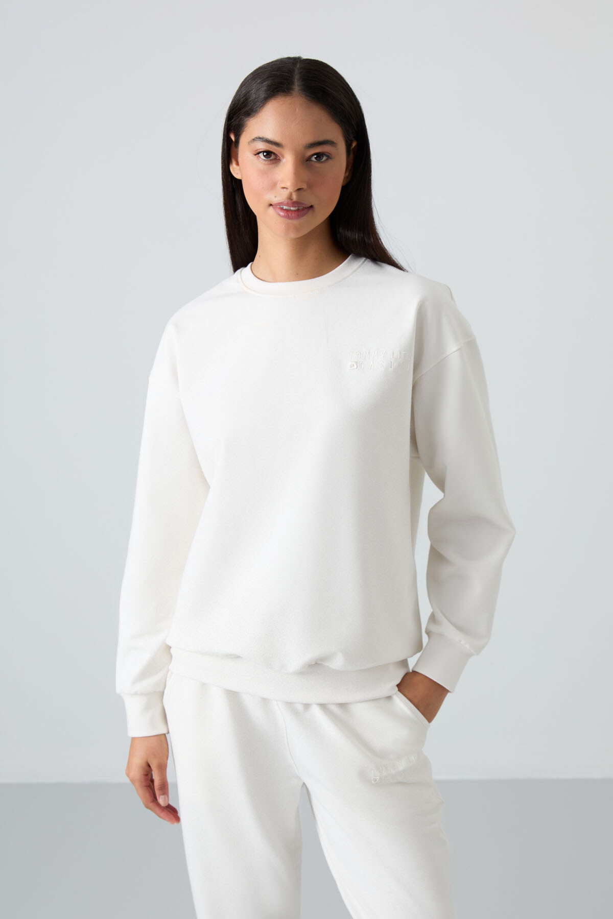 Ekru Basic Pamuklu O Yaka Oversize Lastik Paça Kadın Eşofman Takım - 95287 - TOMMYLIFE (1)