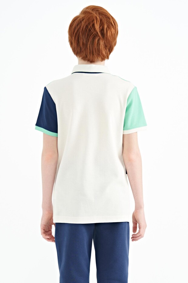 Ekru Renk Bloklu Nakış Detaylı Standart Kalıp Polo Yaka Erkek Çocuk T-Shirt - 11088
