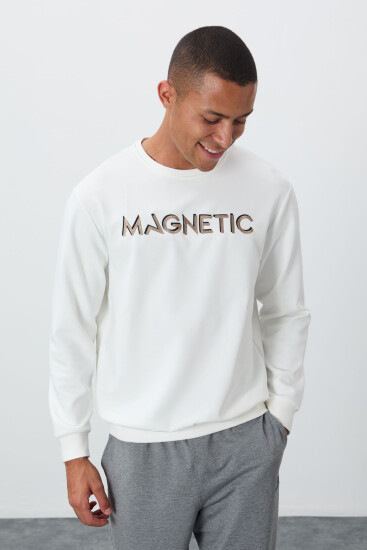 Ekru Yazı Nakışlı O Yaka Rahat Form İçi Polarlı Erkek Sweatshirt - 88020 - TOMMYLIFE (1)