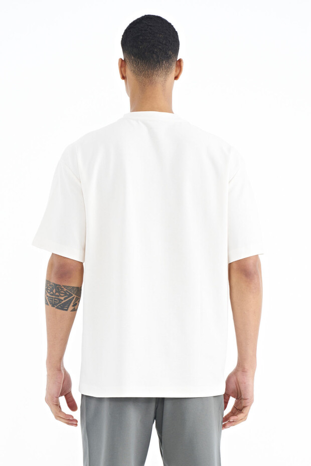 Ekru Yazı Nakışlı Oversize O Yaka Erkek T-Shirt - 88178