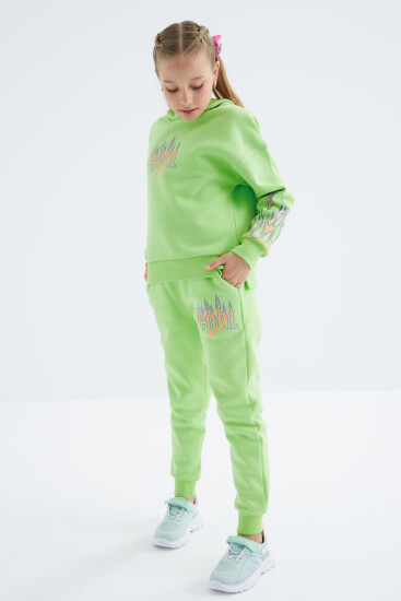 Fıstık Yeşil Baskı Detaylı Kapüşonlu Oversıze Kız Çocuk Eşofman Takım - 75098 - Thumbnail