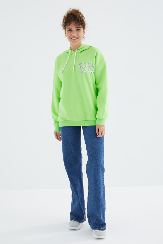 Fıstık Yeşil Kapüşonlu Sırt Baskı Detaylı Oversize Kadın Sweatshirt - 97249