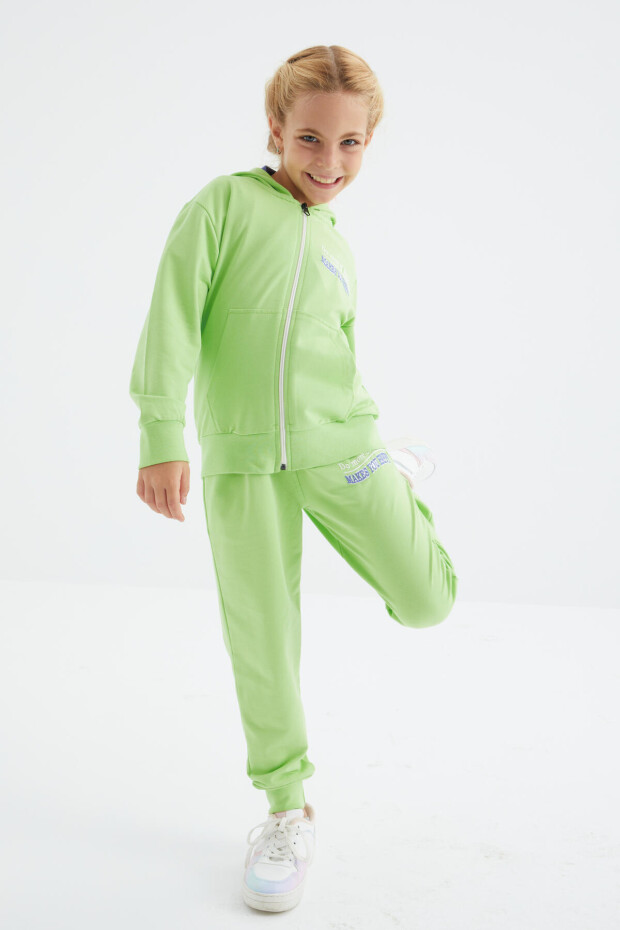 Fıstık Yeşil Yazı Nakış Detaylı Kapüşonlu Kız Çocuk Eşofman Takımı - 75088