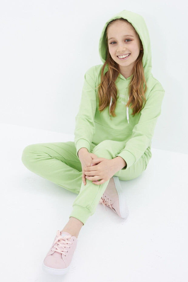 Fıstık Yeşil Yazı Nakışlı Kapüşonlu Basic Rahat Form Kız Çocuk Eşofman Takım - 75055
