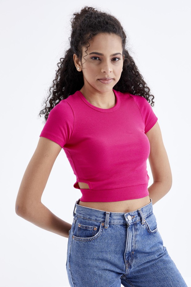 Fuşya Basic Yanı Pencereli O Yaka Kadın Crop Top T-Shirt - 97207