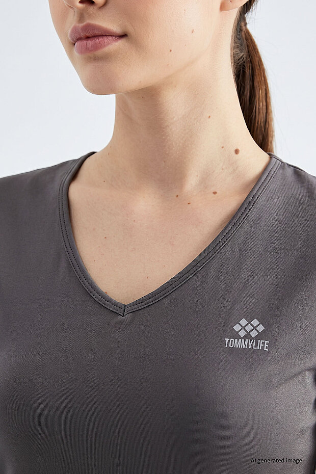 Gri Basic Kısa Kol Standart Kalıp V Yaka Kadın T-Shirt - 97145 - 2