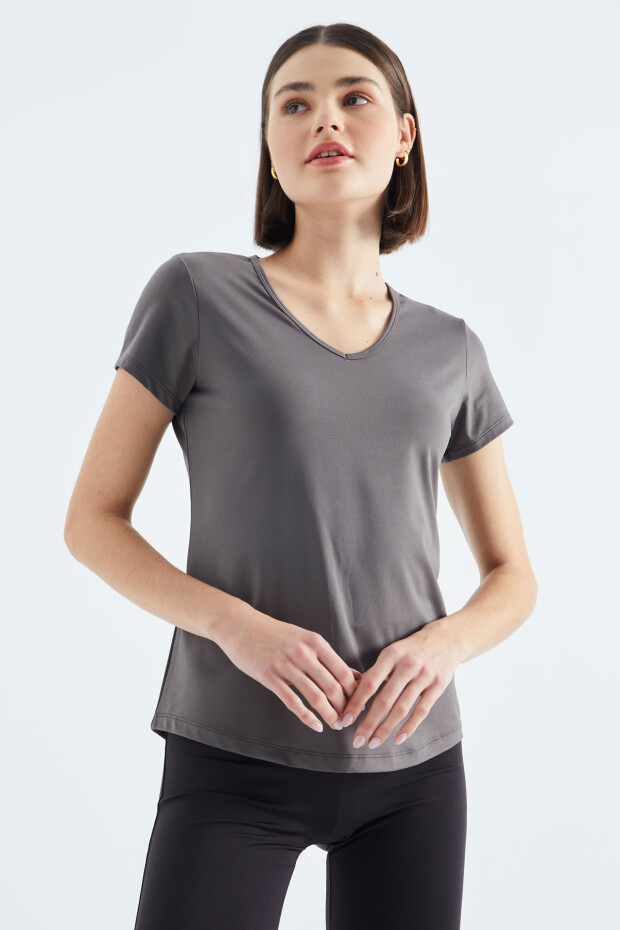 Gri Basic Kısa Kol Standart Kalıp V Yaka Kadın T-Shirt - 97145