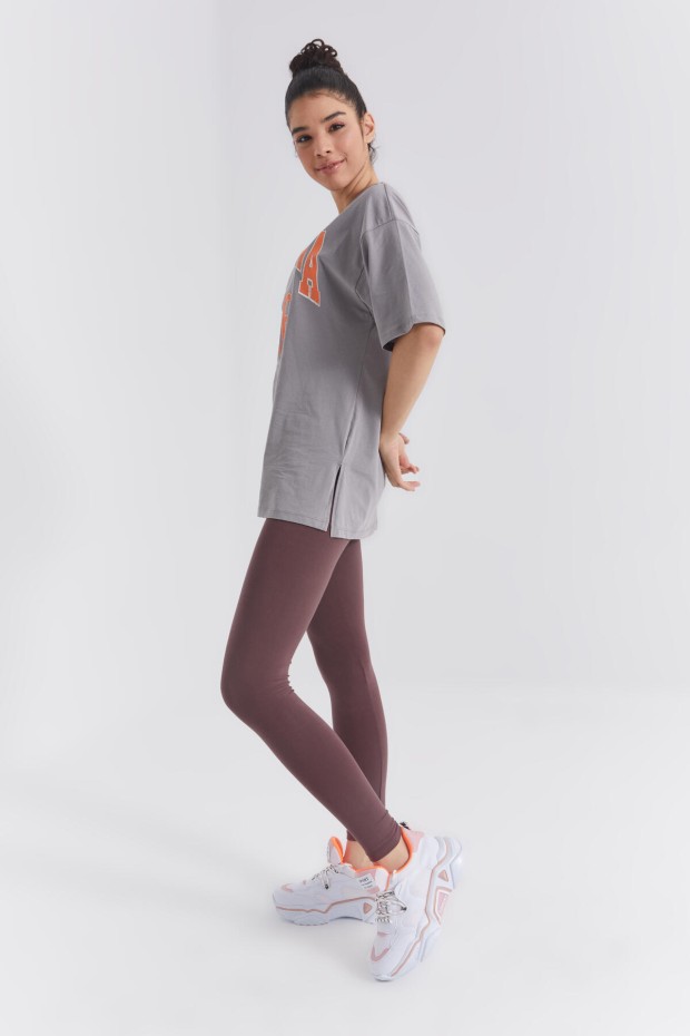 Gri Büyük Yazı Baskılı O Yaka Oversize Düşük Omuz Kadın T-Shirt - 97218