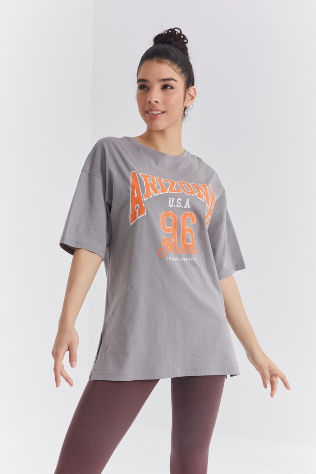 Gri Büyük Yazı Baskılı O Yaka Oversize Düşük Omuz Kadın T-Shirt - 97218