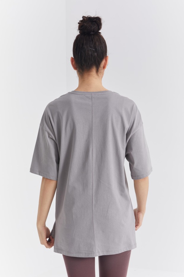 Gri Büyük Yazı Baskılı O Yaka Oversize Düşük Omuz Kadın T-Shirt - 97218