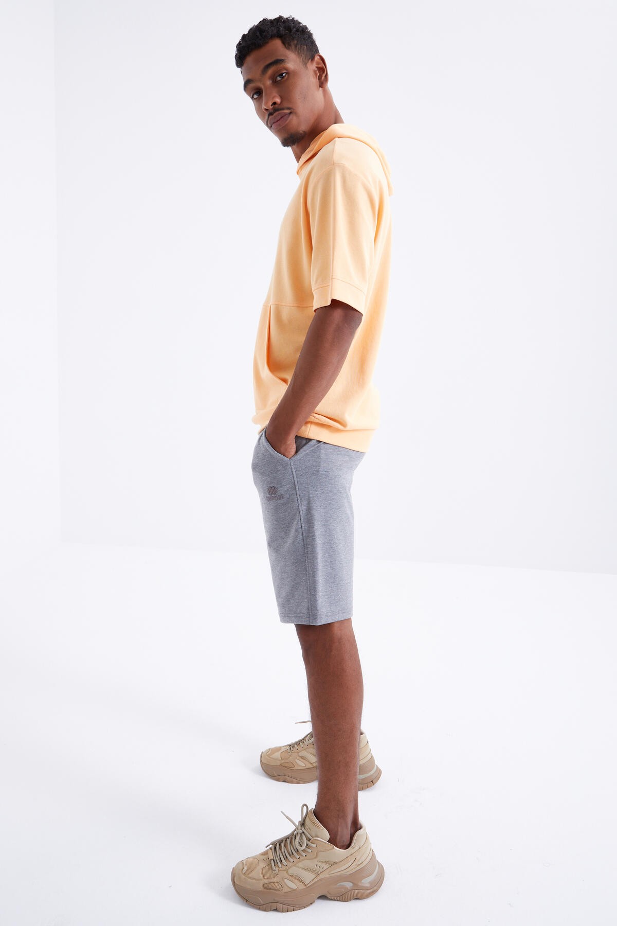 Gri Melanj Bağcıklı Standart Kalıp Basic Erkek Şort - 81212 - TOMMYLIFE (1)