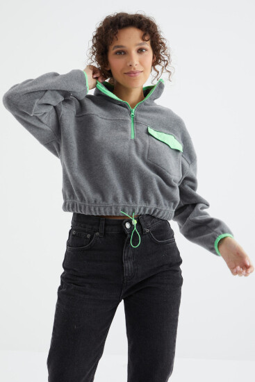 Gri Melanj Cep Detaylı Yarım Fermuar Etek Ucu Büzgülü Dik Yaka Kadın Polar Sweatshirt - 97237 