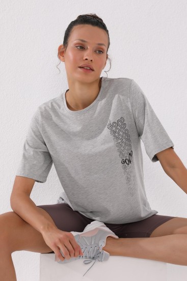 Gri Melanj Deforme Yazı Baskılı O Yaka Kadın Oversize T-Shirt - 97134 - Thumbnail