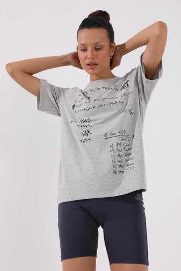 Gri Melanj El Yazısı Baskılı O Yaka Kadın Oversize T-Shirt - 97137 - Thumbnail