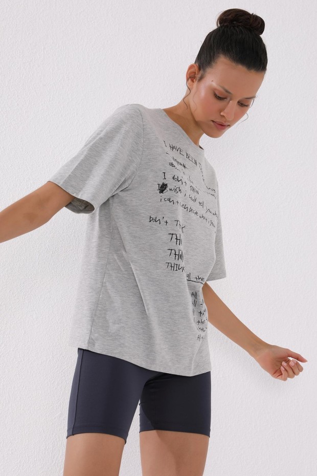 Gri Melanj El Yazısı Baskılı O Yaka Kadın Oversize T-Shirt - 97137