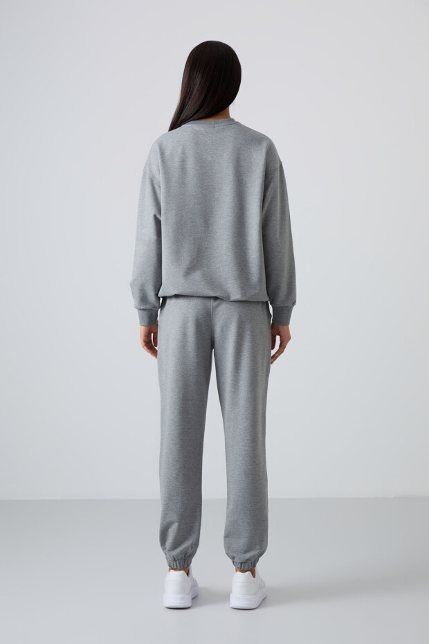 Gri Melanj Basic Pamuklu O Yaka Oversize Lastik Paça Kadın Eşofman Takım - 95287 - 9