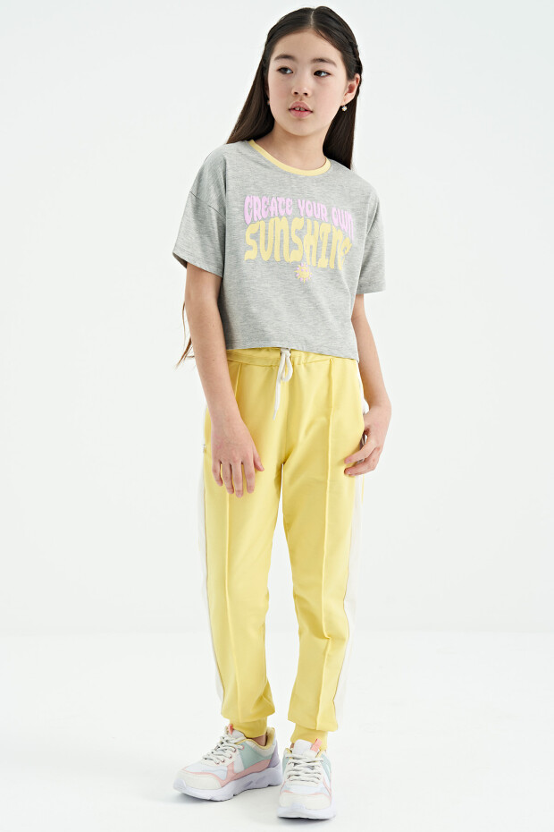 Gri Melanj Renkli Yazı Baskılı O Yaka Oversize Kısa Kollu Kız Çocuk T-Shirt - 75111