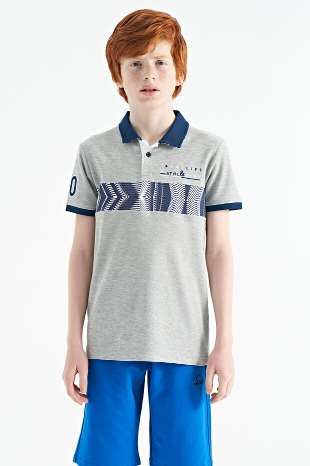 Gri Melanj Şerit Baskı Detaylı Pola Yaka Standart Kalıp Erkek Çocuk T-Shirt - 11162