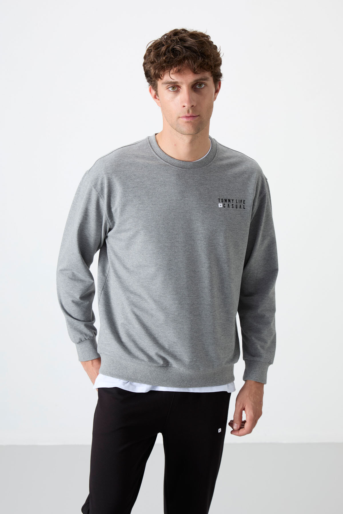 Gri Melanj - Siyah Casual O Yaka Lastik Paça Pamuklu Erkek Oversize Eşofman Takımı - 85120 - TOMMYLIFE (1)