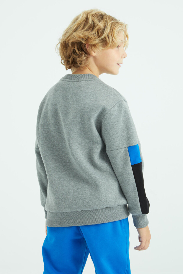 Gri Melanj Yazı Nakışlı Şerit Detaylı O Yaka Standart Kalıp Erkek Çocuk Sweatshirt - 10991