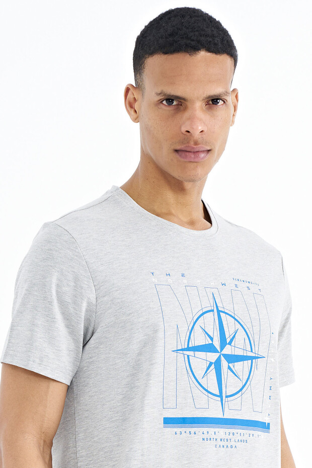 Gri Melanj Yazı ve Pusula Baskılı Standart Kalıp O Yaka Erkek T-Shirt - 88173