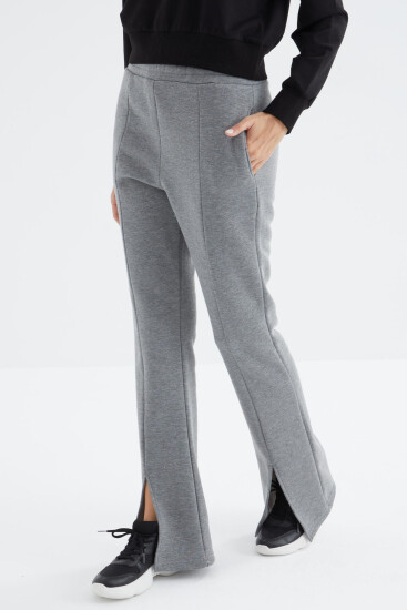 Gri Melanj Yüksek Bel Ön Yırtmaç Detaylı Yan Cepli Rahat Form Kadın Eşofman Alt - 94625 - TOMMYLIFE (1)