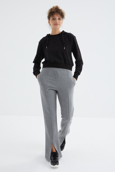 Gri Melanj Yüksek Bel Ön Yırtmaç Detaylı Yan Cepli Rahat Form Kadın Eşofman Alt - 94625 - TOMMYLIFE