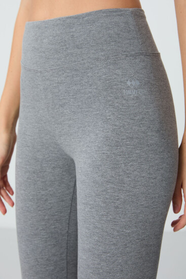 Gri Melanj Yüksek Bel Slim Fit Dar Paça Kadın Kapri Tayt - 93097 - TOMMYLIFE (1)