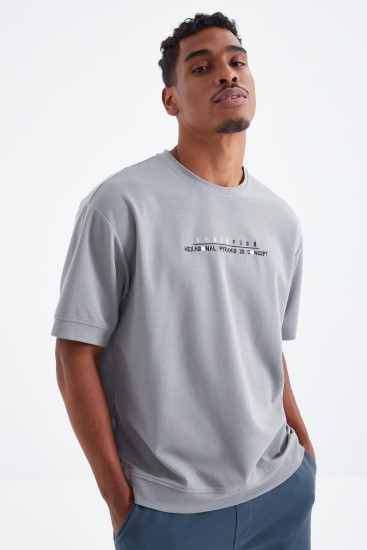 Gri Minimal Yazı Nakışlı O Yaka Erkek Oversize T-Shirt - 88106 