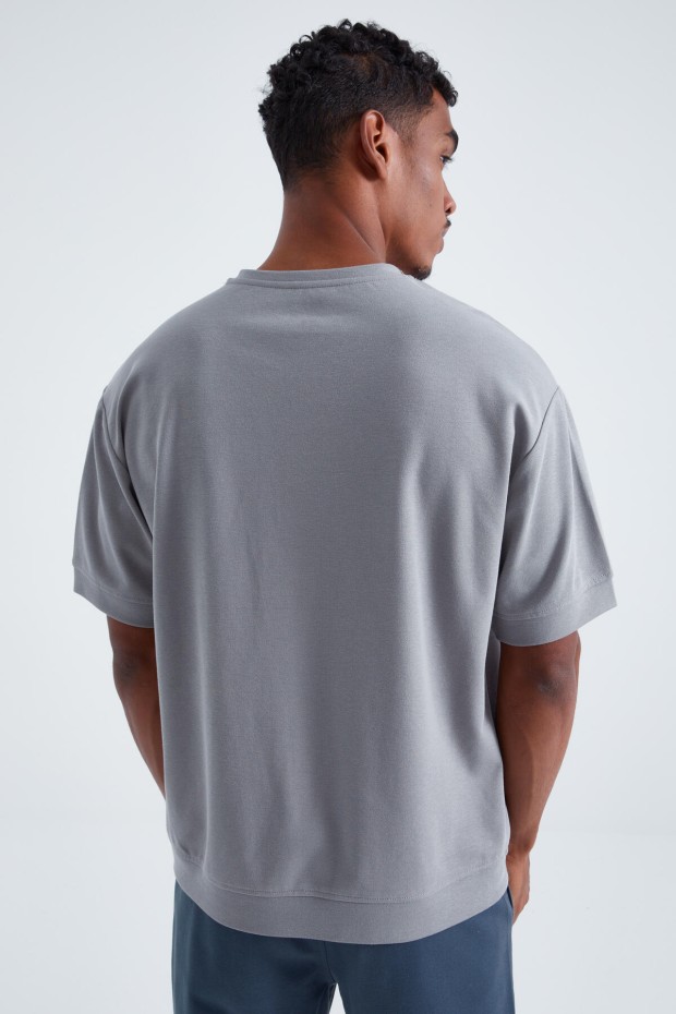 Gri Minimal Yazı Nakışlı O Yaka Erkek Oversize T-Shirt - 88106