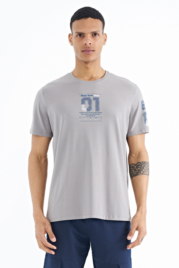 Gri Ön ve Tek Kol Baskı Detaylı O Yaka Erkek T-shirt - 88176