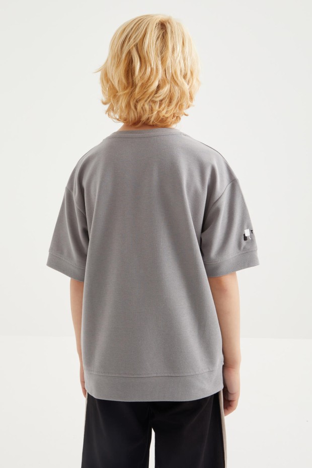 Gri Oversize Yazı Nakışlı Kısa Kollu O Yaka Erkek Çocuk T-Shirt - 10898