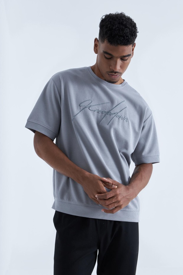Gri Yazı Nakışlı O Yaka Erkek Oversize T-Shirt - 88102