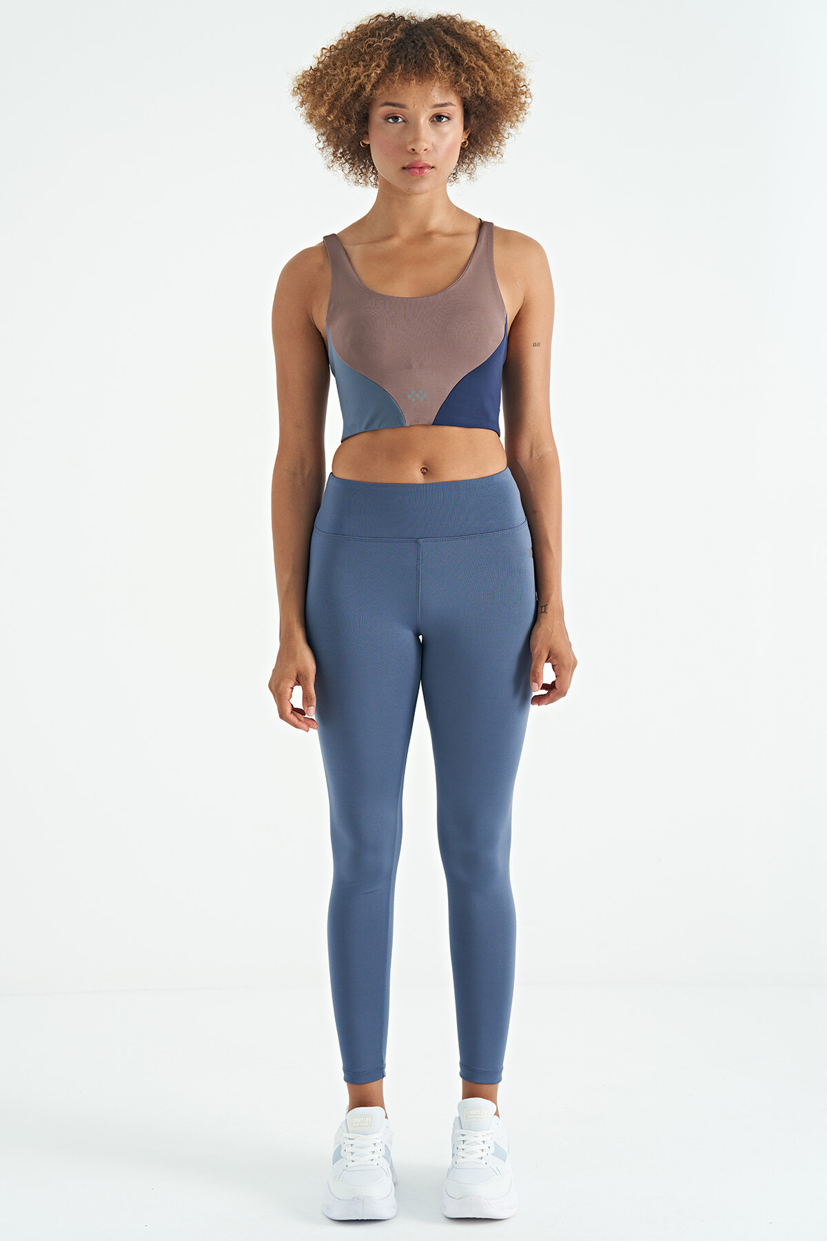 Gül Kurusu Logo Baskılı Renk Bloklu Sırt Çapraz Detaylı Dalgıç Kumaş Kadın Büstiyer - 97260 - TOMMYLIFE (1)