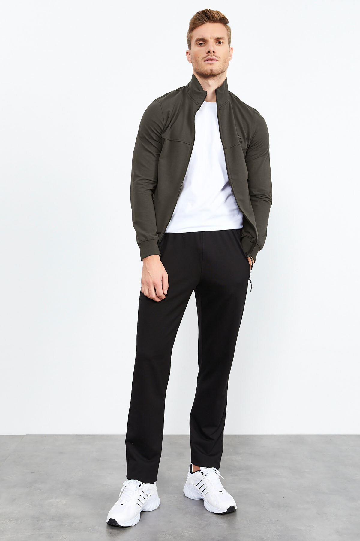 Haki - Siyah Dik Yaka Fermuarlı Standart Kalıp Klasik Paça Erkek Eşofman Takımı - 85152 - TOMMYLIFE