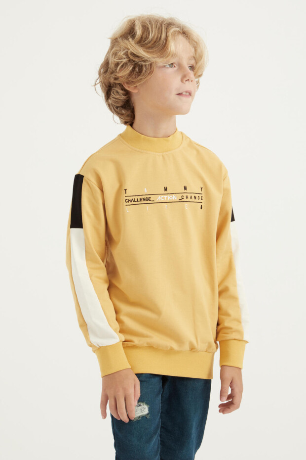 Hardal Yazı Nakışlı Şerit Detaylı O Yaka Standart Kalıp Erkek Çocuk Sweatshirt - 11024