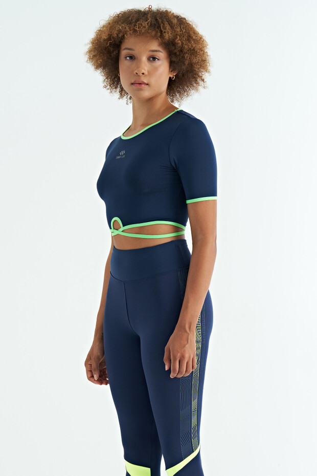 İndigo Bel Bağlama Detaylı O Yaka Standart Kalıp Dalgıç Kumaş Kadın Crop T-Shirt - 97266 - 4