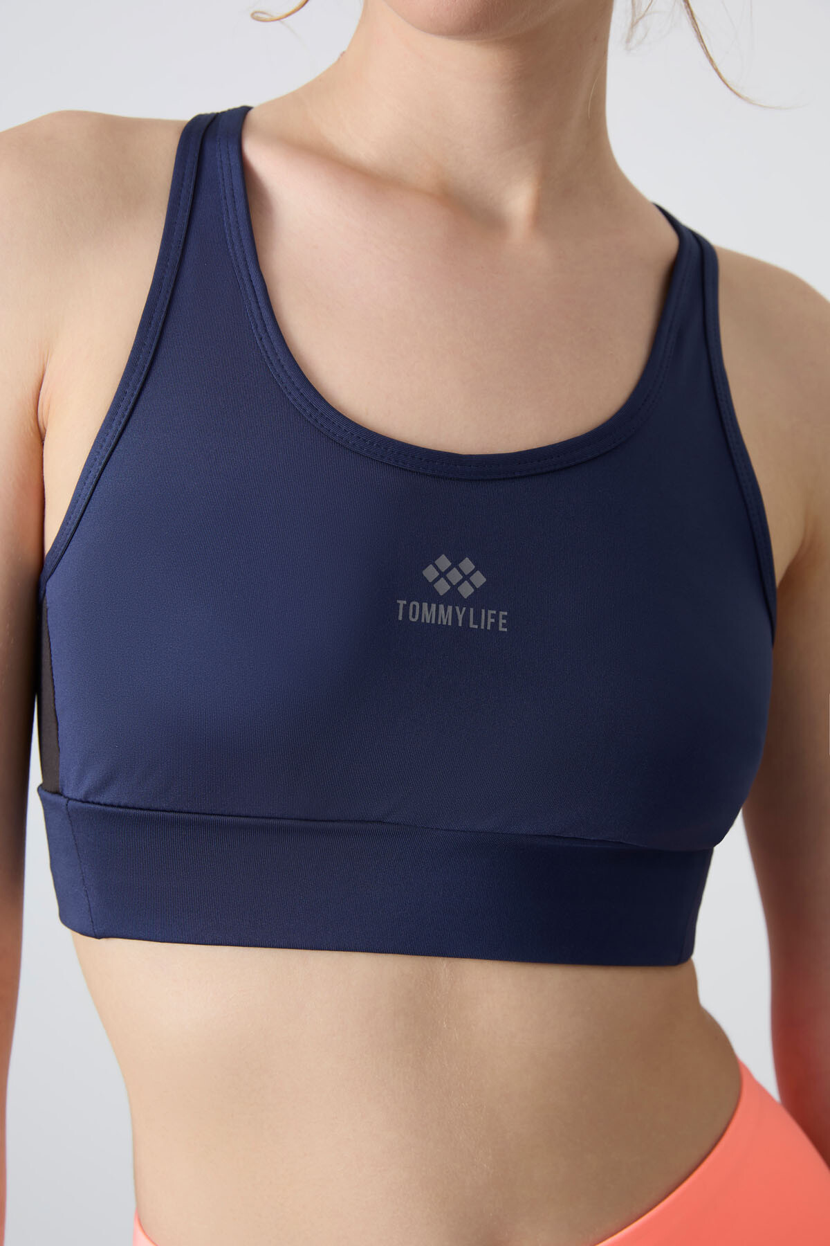 İndigo Çapraz Sırt Detaylı Slim Fit U Yaka Pedli Kadın Spor Büstiyer - 97121 - TOMMYLIFE (1)