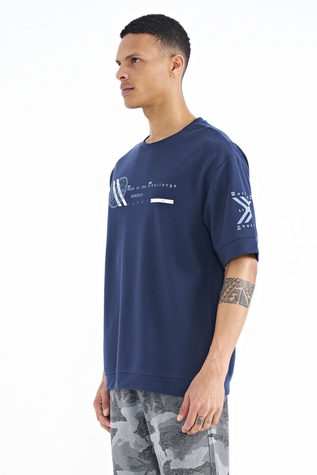 İndigo Ön ve Kol Baskı Detaylı O Yaka Oversize Erkek T-shirt - 88180