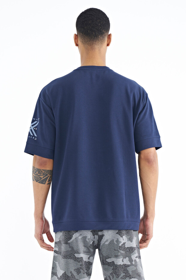 İndigo Ön ve Kol Baskı Detaylı O Yaka Oversize Erkek T-shirt - 88180