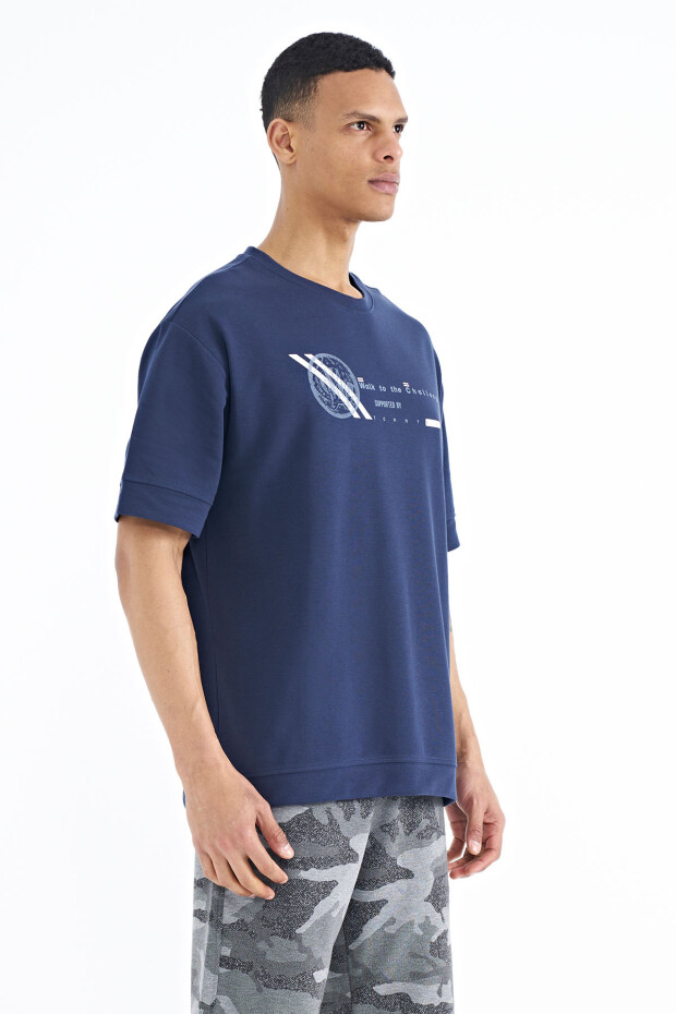 İndigo Ön ve Kol Baskı Detaylı O Yaka Oversize Erkek T-shirt - 88180