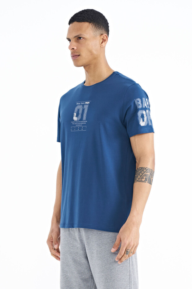 İndigo Ön ve Tek Kol Baskı Detaylı O Yaka Erkek T-shirt - 88176