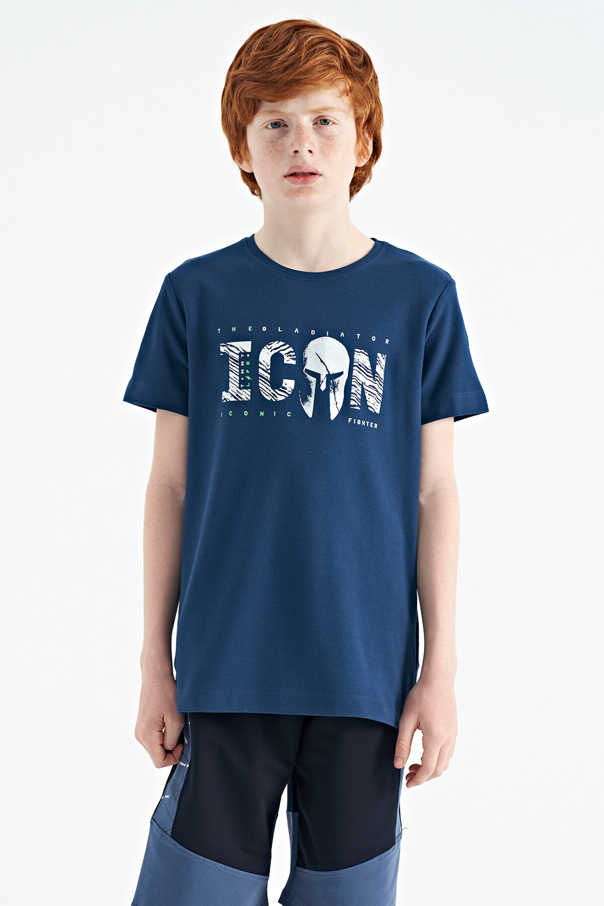 İndigo Ön Yazı Nakışlı O Yaka Standart Kalıp Erkek Çocuk T-Shirt - 11118 - TOMMYLIFE