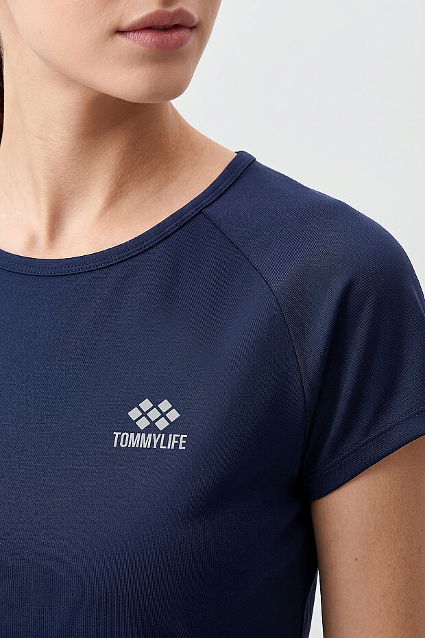 İndigo Sırt Pencereli Kısa Kol Standart Kalıp O Yaka Kadın T-Shirt - 97101 - 3