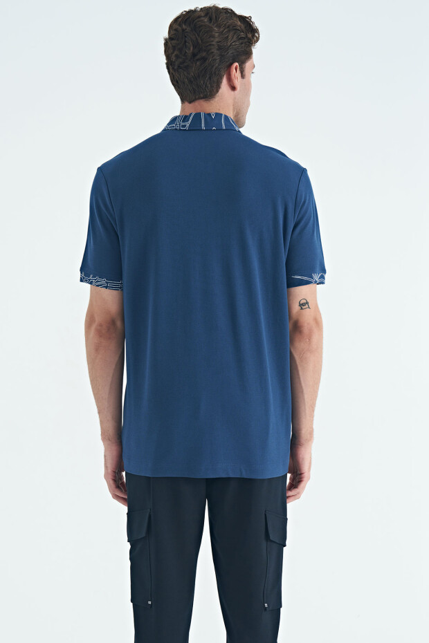 İndigo Yazı Nakışlı Baskı Detaylı Standart Kalıp Polo Yaka Erkek T-Shirt - 88239