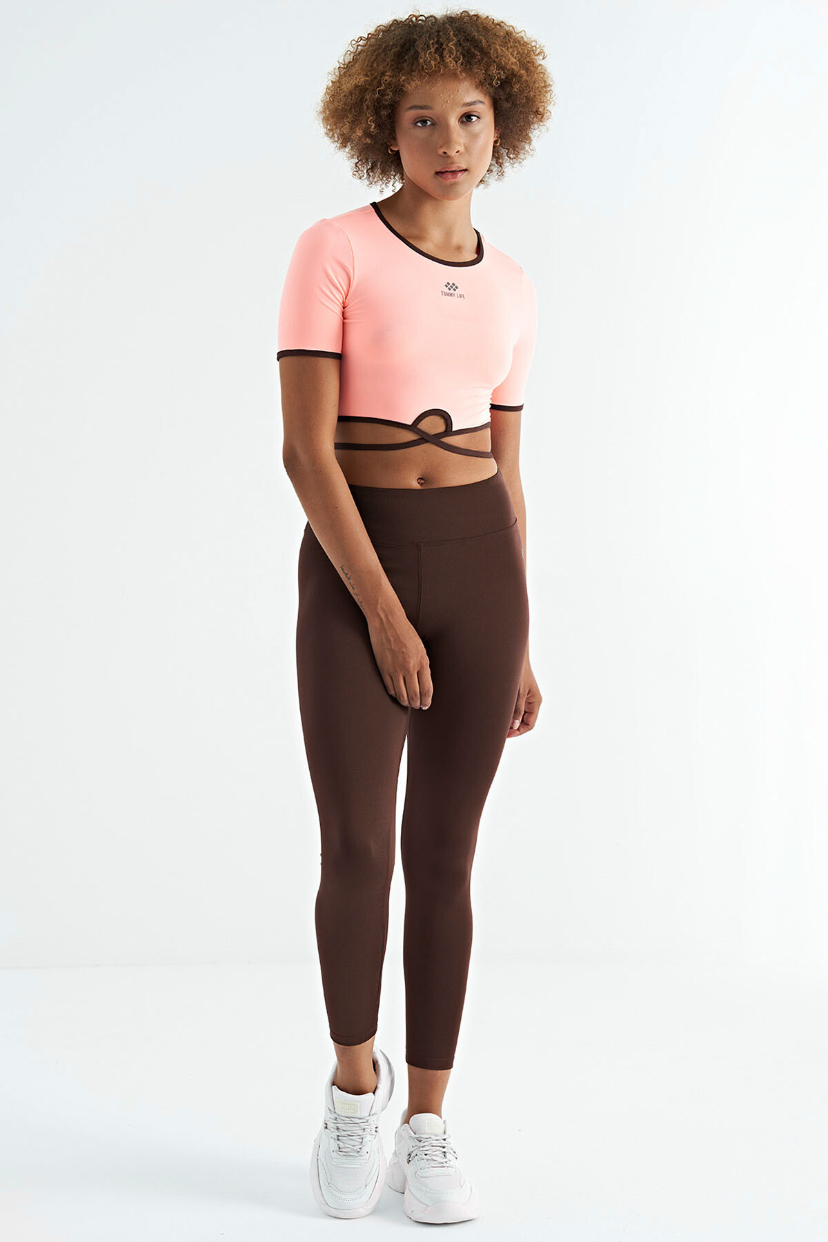 Kahverengi Logo Baskı Detaylı Yüksek Bel Dalgıç Kumaş Slim Fit Kadın Tayt - 94627 - TOMMYLIFE