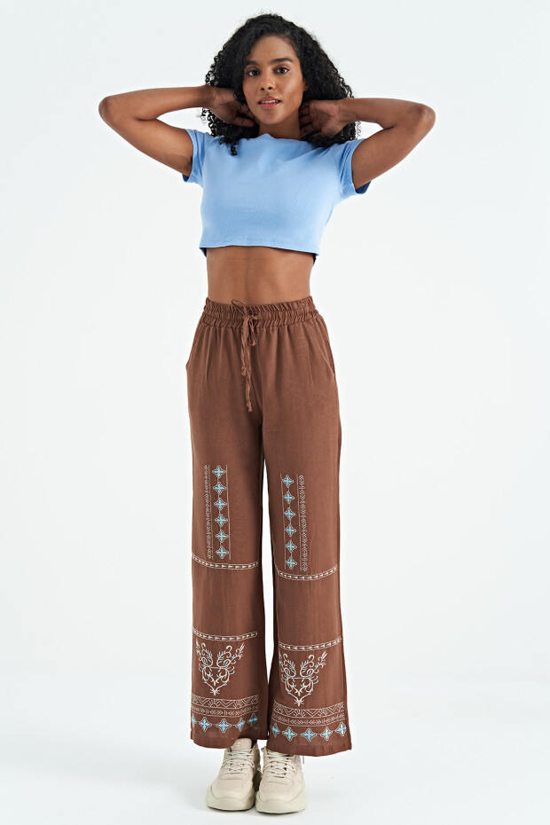 Kahverengi Nakış İşlemeli Rahat Kalıp Bol Paça Kadın Pantolon - 02288